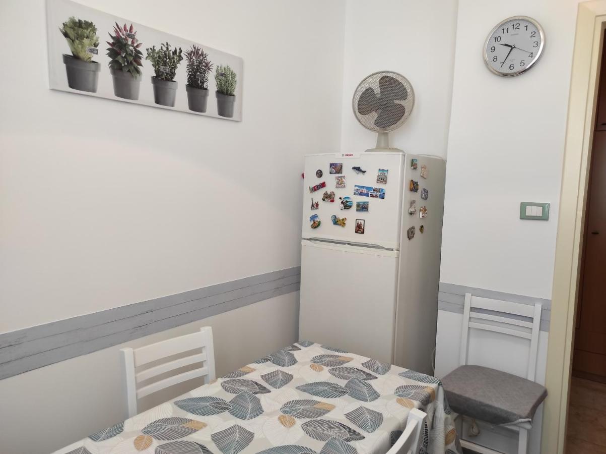 La Colonna Holiday House Apartment Lecce Exterior photo